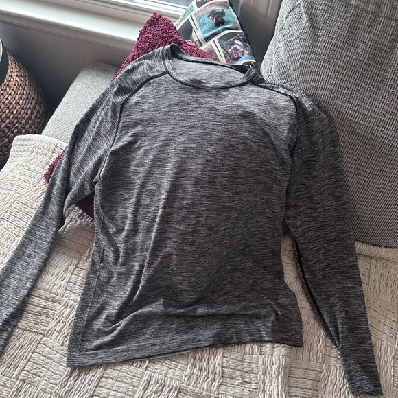 Men’s Large Lululemon Long Sleeve Shirt - Picture 2 of 8